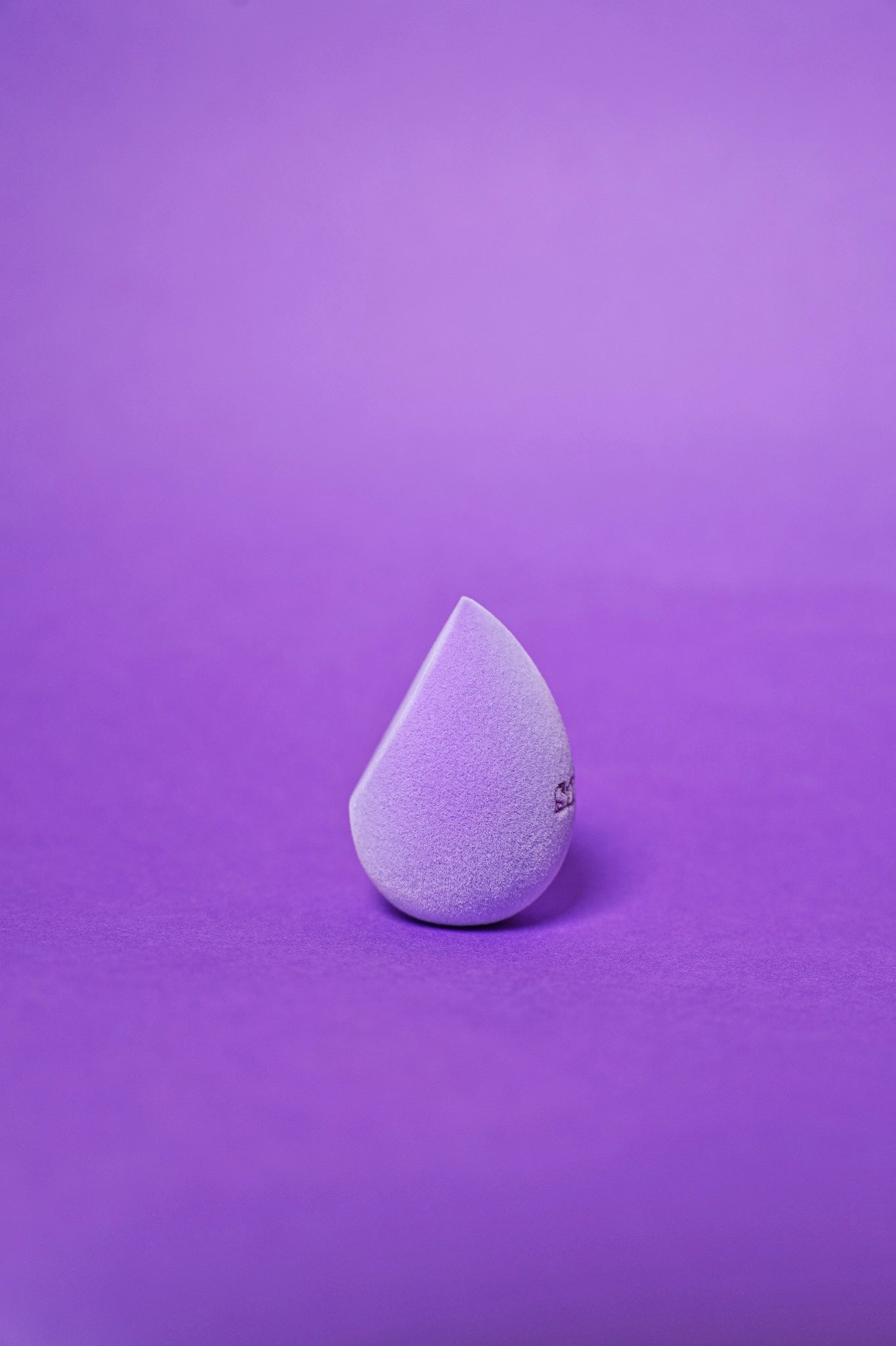 SNACC LAVENDER VELVET MAKEUP SPONGE BEAUTY BLENDER - snacc cosmetics®